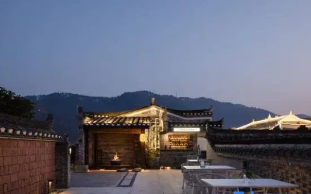 Mount Villa By T Residence (Viral infinity pool & rooftop bar | Perfect photo spot)