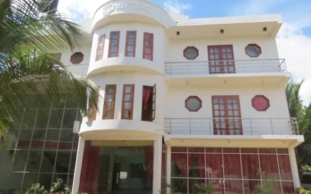 Thampa Tourist Hotel in Vavuniya