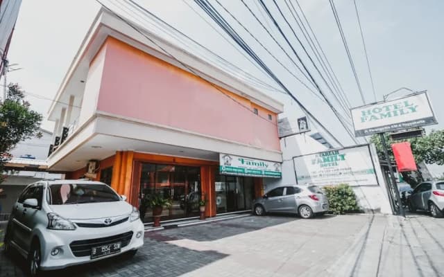 RedDoorz Plus @ Jalan Parangtritis 2