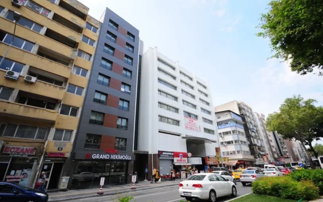 Grand Hotel (***)