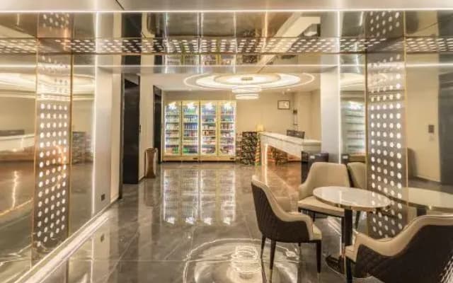 S · Esports Hotel (Taiyuan South Station Airport Branch)