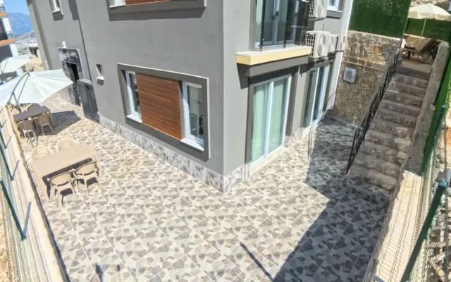 Hillfort Suites Apart Otel