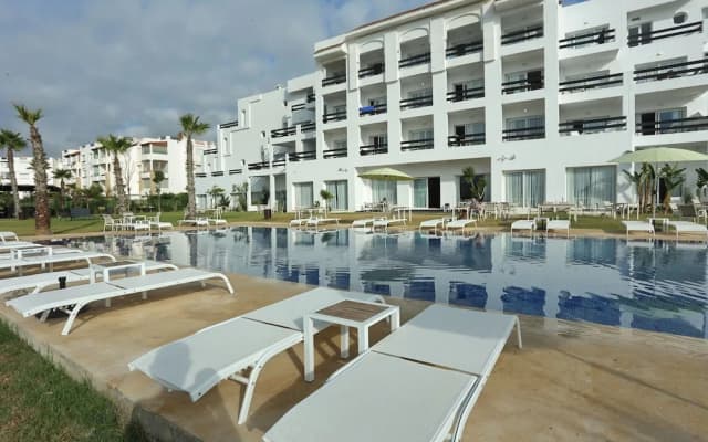 Отель Playa Del Pacha Suites