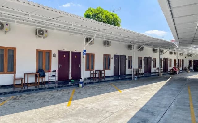 RedDoorz Plus near Alun Alun Kota Blora