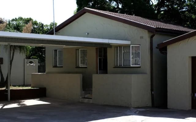 Iqhayiya Guest House