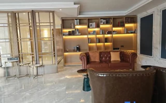 Vienna International Hotel (Dehong Yingjiang County Government Branch)