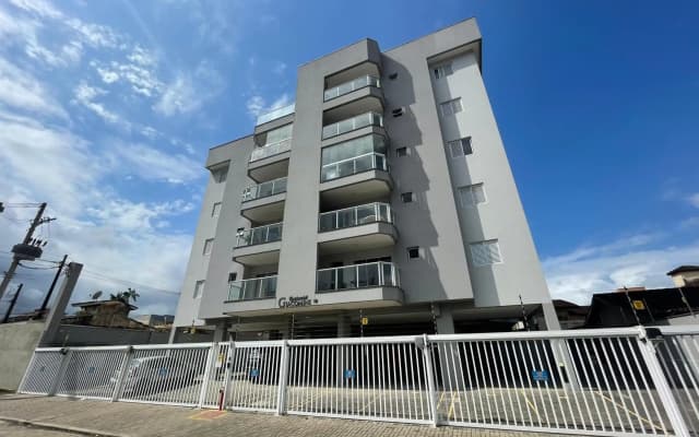 Apto Alto Padrão C/Ar Cond. e Área Gourmet