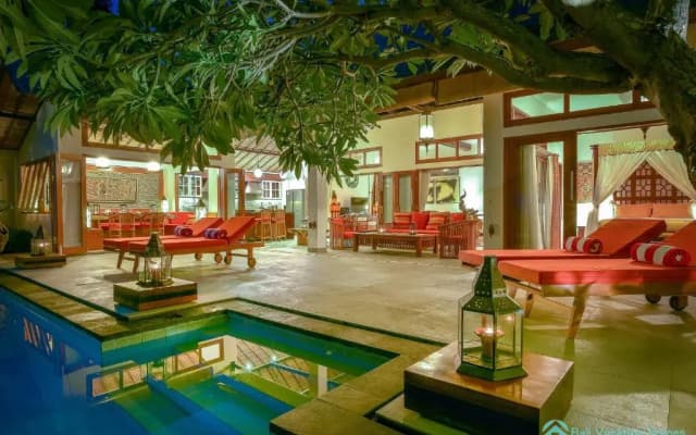 Villa Kamboja - Intimate Luxury Lovina Beach Villa