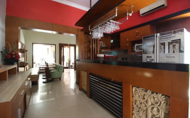RedDoorz Plus near Tugu Jogja 2