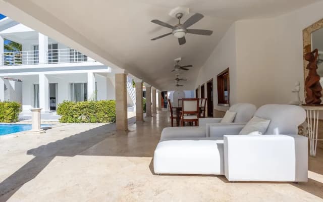 Beachfront 7BR Villa with Pool & Maid