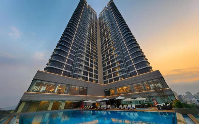 Melia Vinpearl Danang Riverfront