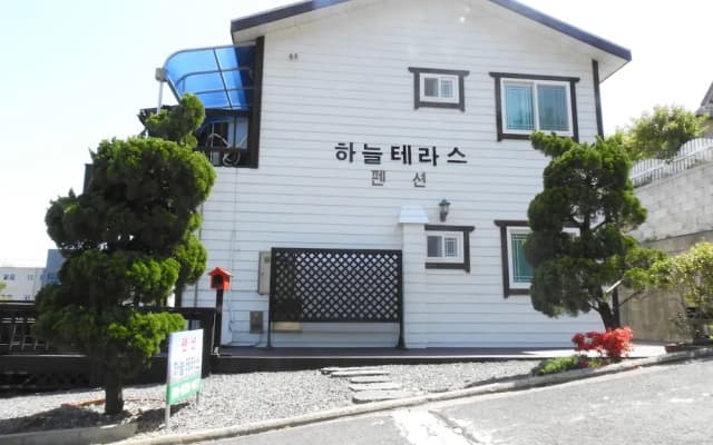 Geoje Sky Terrace Pension