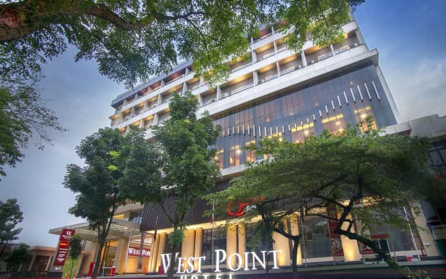 West Point Hotel