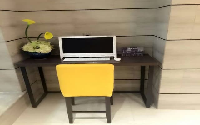 Homeinn Plus Hotel (Shenyang Railway Station East Square Subway Station)