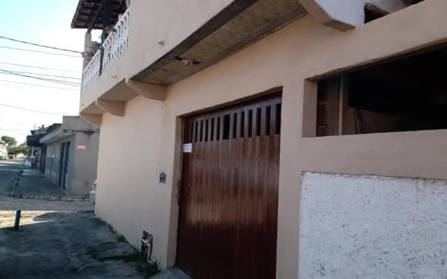 Casa aconchegante em Cabo frio, perto de tudo e com garagem 64m2