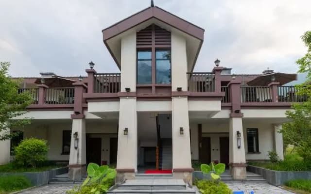 Gongga cliff Hot Spring Hotel