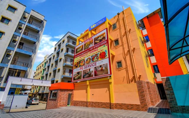 FabHotel Apricot Premier