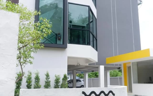 Darin Chiangmai Hotel and Residence