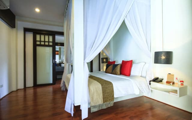 Pao Jin Poon Beach Front Villa