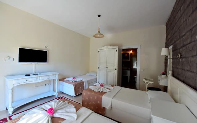Yalim Hotel