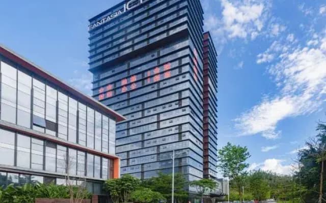 Fengnian Hotel Shenzhen Pingshan High-speed Railway Station (Baolong Subway Station Branch)