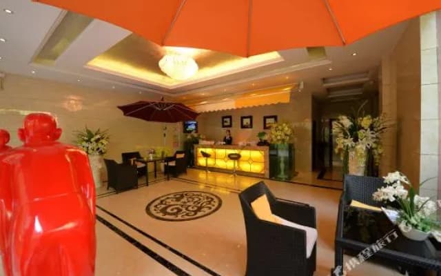 Huaye Yaju Hotel (Xinyang Pingqiao District Lihpao Plaza)