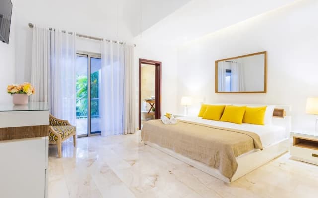 Villa Desiree 5BR Cocotal Luxury Villa Pool Maid