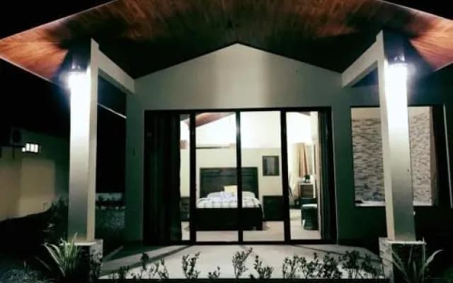 Arenal Roca Suites