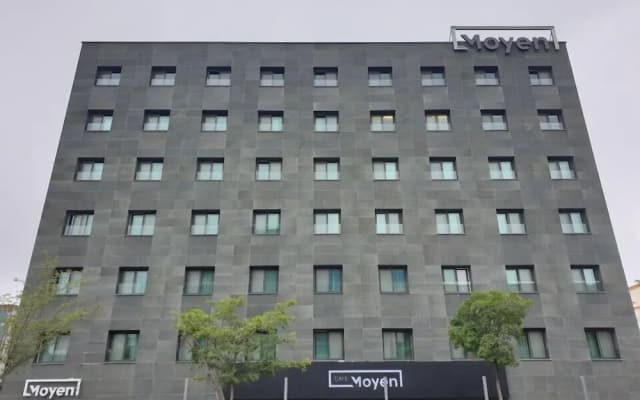 Moyen Hotel