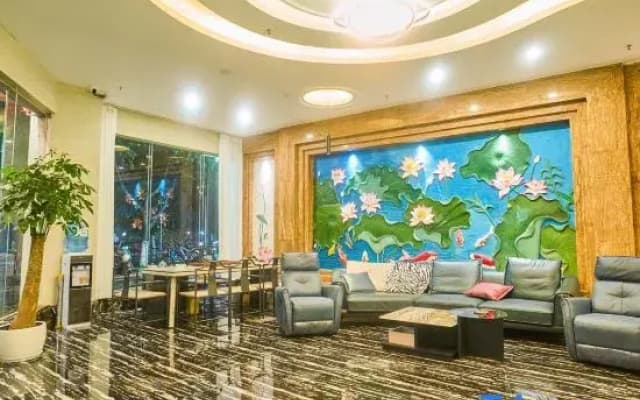 Qiubei Baiyan Grand Hotel (Jiaolian Square County Government)