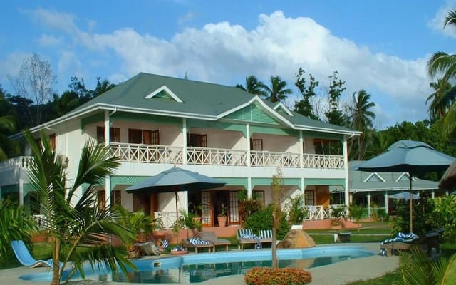 L Habitation Cerf Hotel