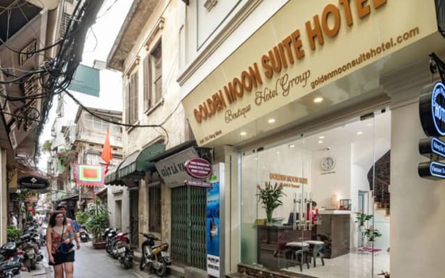 Golden Moon Suite Hotel