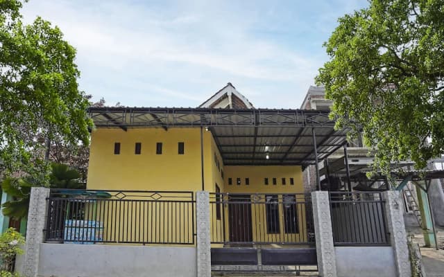OYO Life 91869 Insan Mulia Kost Syariah