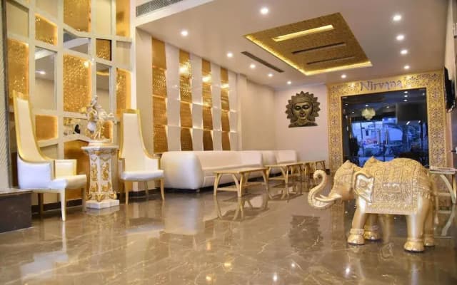 Sallow Royal Suites