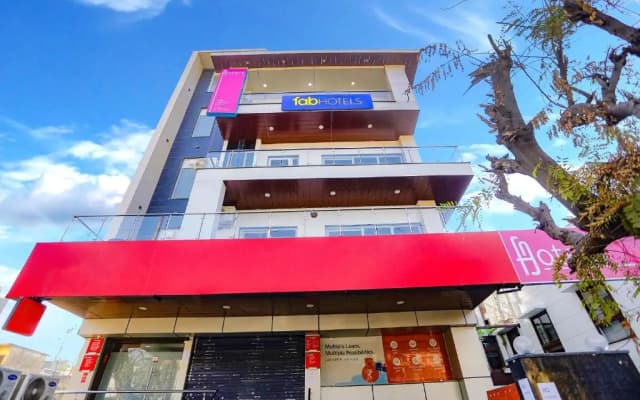 FabHotel F9 Noida Sector 27