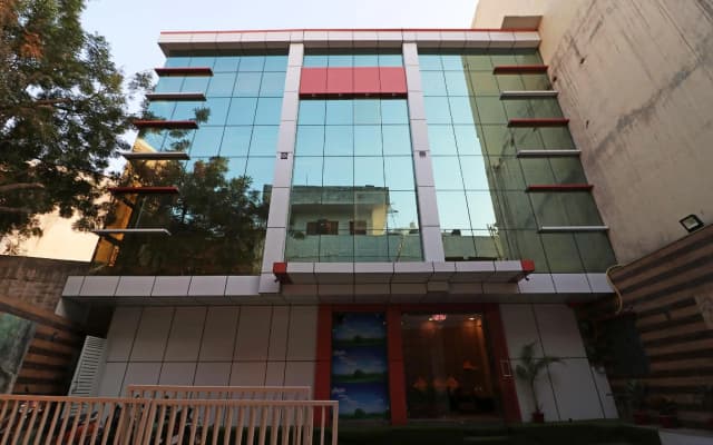 OYO Flagship 10223 Hotel Clouds 21