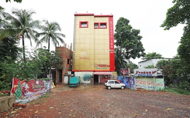 Xpress Inn By OYO Rooms