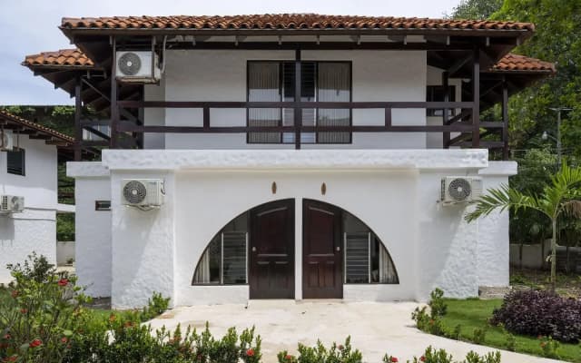 Fuego del Sol Beachfront Hotel