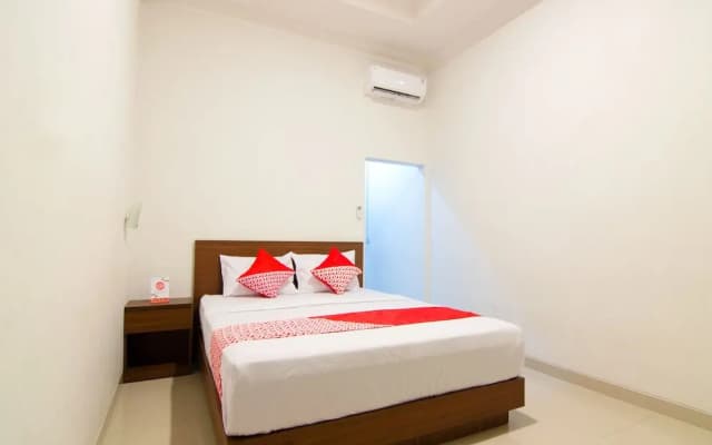 Joglo Guest House Syariah by OYO Rooms
