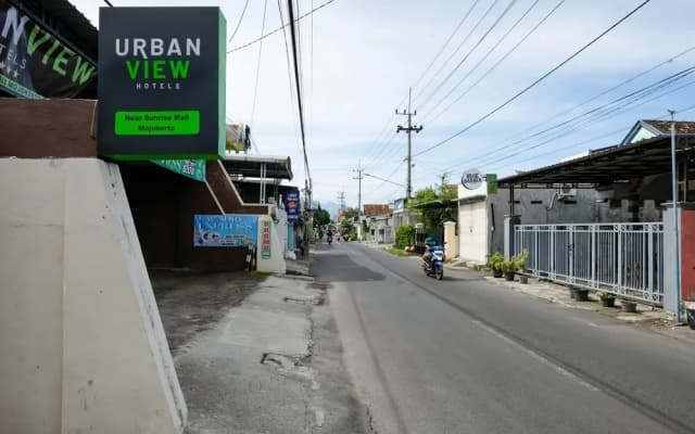 Urbanview near Sunrise Mall Mojokerto