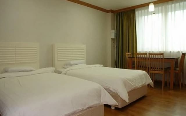 Mona Yongpyong Tower Condominium