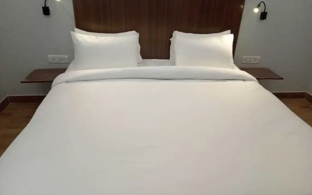 Golden Frame Hotel