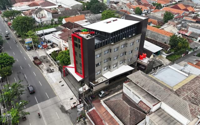 Eno Front One Hotel Semarang