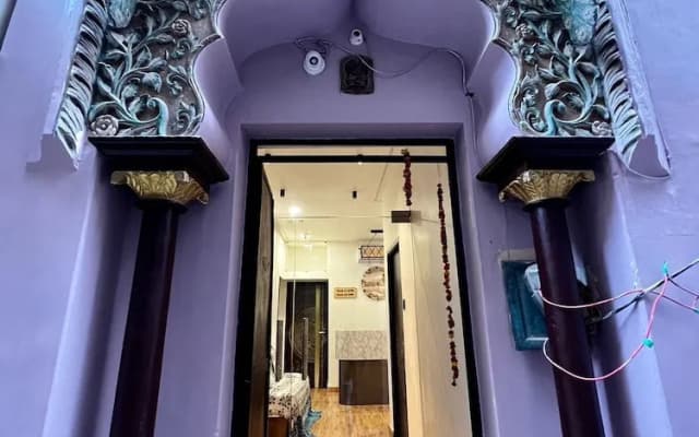 Hotel Divyakashi homestay