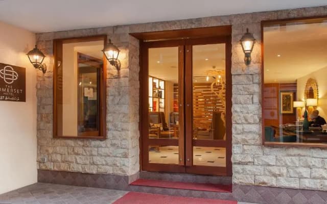 Отель The Somerset