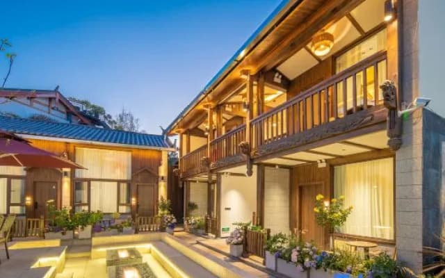 Musk·Villa Guanxueshan Zizai Courtyard Homestay (Lijiang Ancient City Dashuiche Branch)
