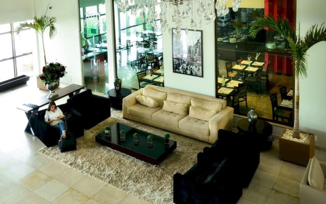 Hotel Girassol Plaza