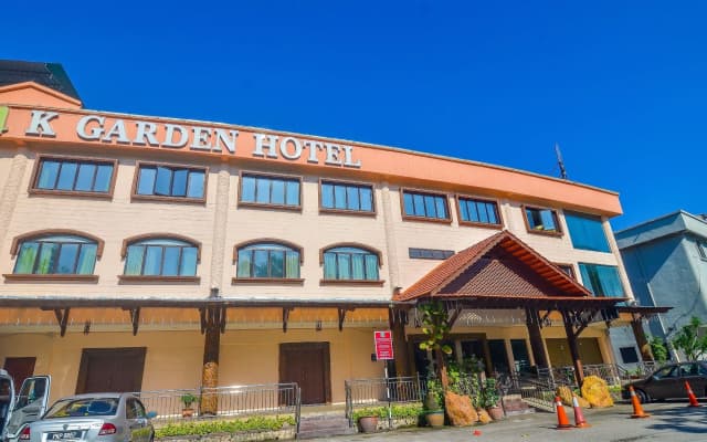 OYO 90134 K Garden Hotel