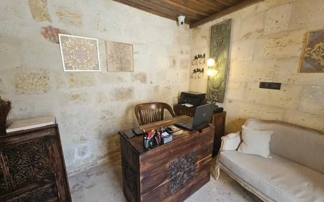 Akantha House