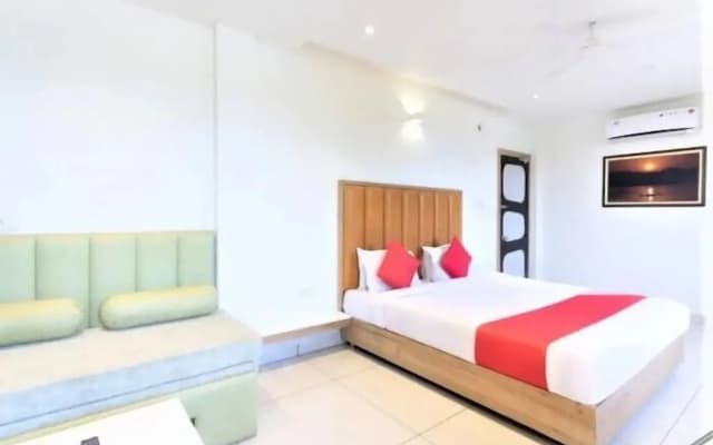 Beyond Stay Hotel Pachmarhi